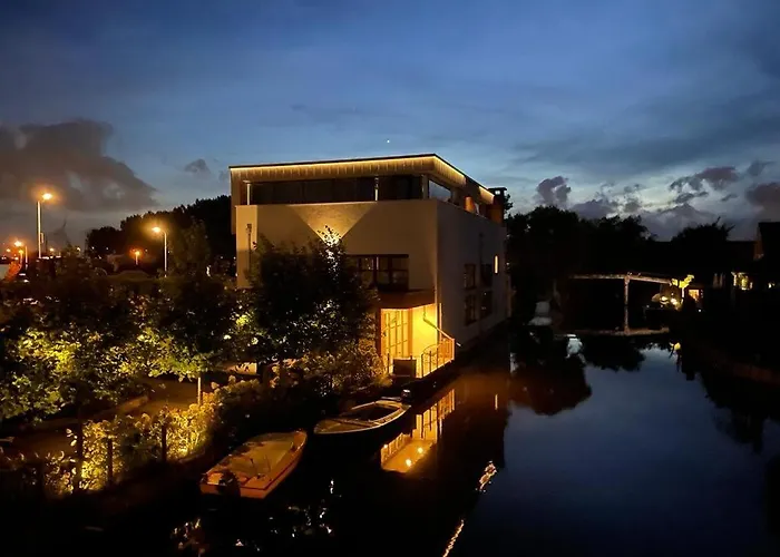 Above&Beyond - luxe suite met sauna en stoomdouche