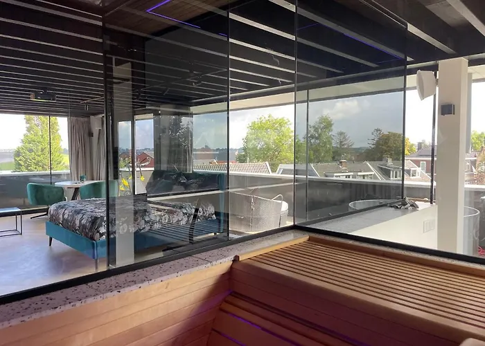 Above&Beyond - luxe suite met sauna en stoomdouche