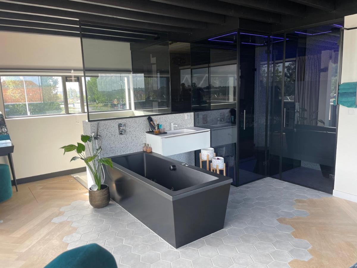 Above And Beyond - Luxe Met Sauna En Stoomdouche * Zaandam